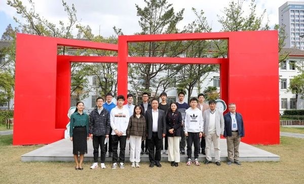 成都试管助孕中心（“做好人生选择题！”复旦大学校长与书院新生面对面）