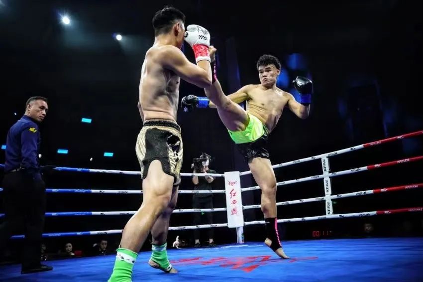 谭小峰vs严治理,硬汉相遇,不退不惧休闲区蓝鸢梦想 - Www.slyday.coM 谭小峰vs严治理,硬汉相遇,不退不惧休闲区蓝鸢梦想 - Www.slyday.coM