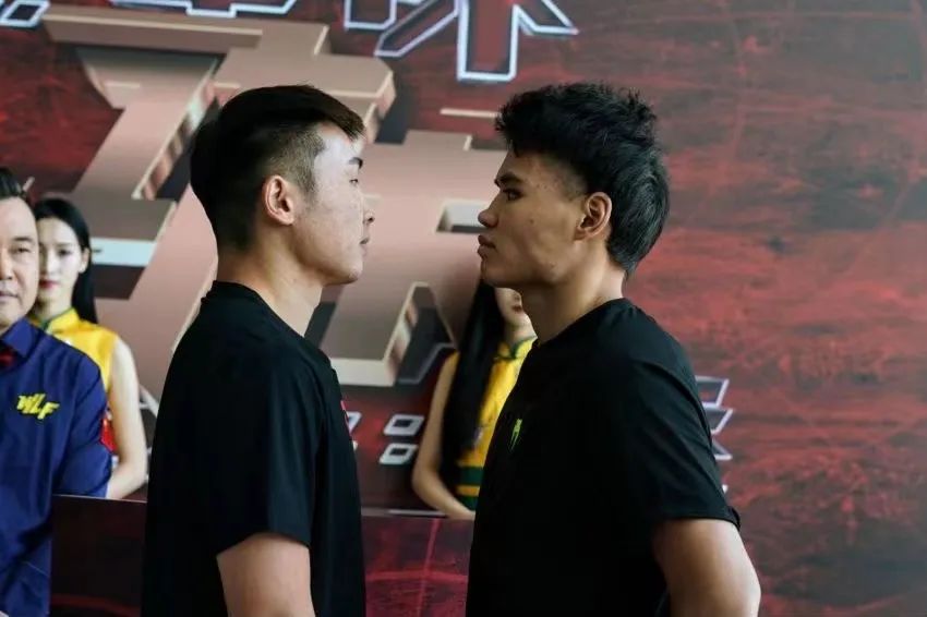 谭小峰vs严治理,硬汉相遇,不退不惧休闲区蓝鸢梦想 - Www.slyday.coM 谭小峰vs严治理,硬汉相遇,不退不惧休闲区蓝鸢梦想 - Www.slyday.coM