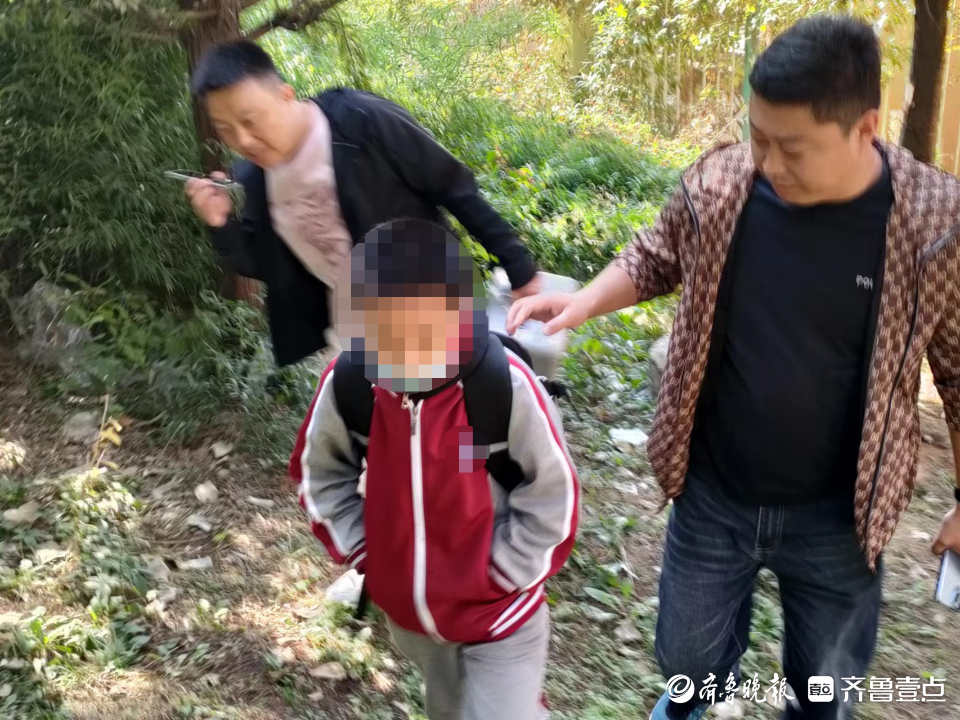 没写完作业12岁男孩逃学,青岛西海岸民警用无人机在河边找到他休闲区蓝鸢梦想 - Www.slyday.coM 没写完作业12岁男孩逃学,青岛西海岸民警用无人机在河边找到他休闲区蓝鸢梦想 - Www.slyday.coM