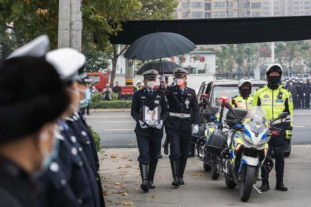 成都90后警务人员值勤中公务牺牲断断续续新华夺目–星晚资源网抖音视频素材库-高清正版无水印图片文案下载-星晚资源网自媒体技巧2 成都90后警务人员值勤中公务牺牲断断续续新华夺目–星晚资源网抖音视频素材库-高清正版无水印图片文案下载-星晚资源网自媒体技巧2