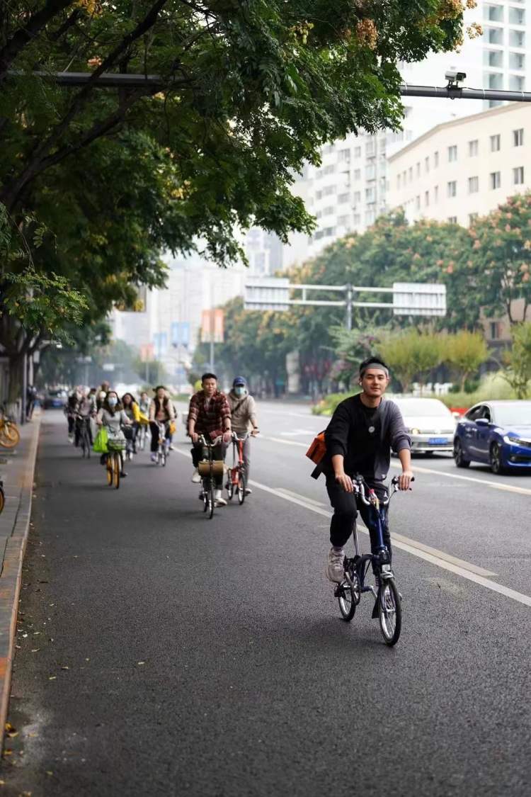 今年最爱骑行的人,都堵在天府绿道了休闲区蓝鸢梦想 - Www.slyday.coM 今年最爱骑行的人,都堵在天府绿道了休闲区蓝鸢梦想 - Www.slyday.coM