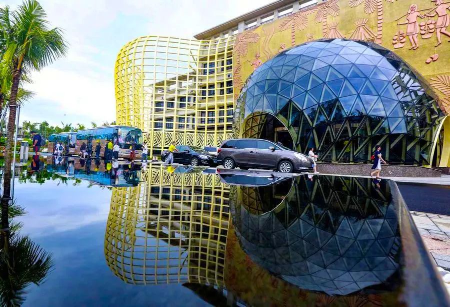 『交通100』自驾游休闲区蓝鸢梦想 - Www.slyday.coM 『交通100』自驾游休闲区蓝鸢梦想 - Www.slyday.coM