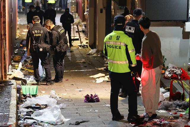 早安·世界|首尔梨泰院踩踏事故已致149人遇难76人受伤休闲区蓝鸢梦想 - Www.slyday.coM 早安·世界|首尔梨泰院踩踏事故已致149人遇难76人受伤休闲区蓝鸢梦想 - Www.slyday.coM