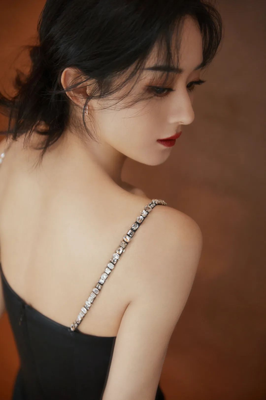 没剪掉发的女星,前段时间都在夸耀脑后的“低茄子”–星晚资源网抖音视频素材库-高清正版无水印图片文案下载-星晚资源网自媒体技巧3 没剪掉发的女星,前段时间都在夸耀脑后的“低茄子”–星晚资源网抖音视频素材库-高清正版无水印图片文案下载-星晚资源网自媒体技巧3
