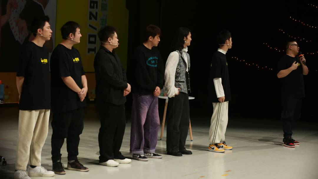 小品、广播节目、rap接连拉开序幕那场戏剧表演精采不断–星晚资源网抖音视频素材库-高清正版无水印图片文案下载-星晚资源网自媒体技巧2 小品、广播节目、rap接连拉开序幕那场戏剧表演精采不断–星晚资源网抖音视频素材库-高清正版无水印图片文案下载-星晚资源网自媒体技巧2