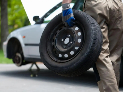 汽车轮胎多久换才合适？出现这几个情况还不换可能会爆胎影响安全