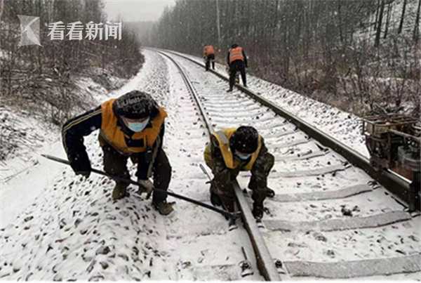 视频|吉林迎第一场积雪广铁集团全力以赴保证货物运输安全可靠–星晚资源网抖音视频素材库-高清正版无水印图片文案下载-星晚资源网自媒体技巧1 视频|吉林迎第一场积雪广铁集团全力以赴保证货物运输安全可靠–星晚资源网抖音视频素材库-高清正版无水印图片文案下载-星晚资源网自媒体技巧1