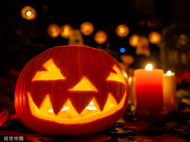 万圣节“头牌明星”南瓜灯各式造型闪亮登场休闲区蓝鸢梦想 - Www.slyday.coM 万圣节“头牌明星”南瓜灯各式造型闪亮登场休闲区蓝鸢梦想 - Www.slyday.coM