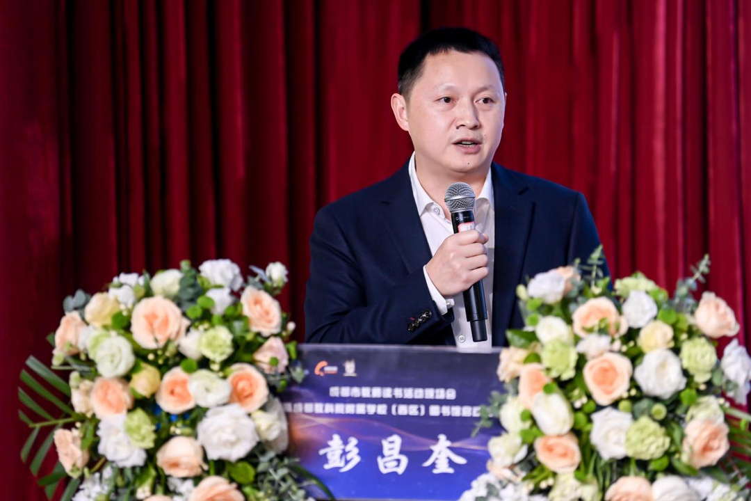 让阅读“活”起来 这所学校开启了共建共享的阅读课堂休闲区蓝鸢梦想 - Www.slyday.coM 让阅读“活”起来 这所学校开启了共建共享的阅读课堂休闲区蓝鸢梦想 - Www.slyday.coM