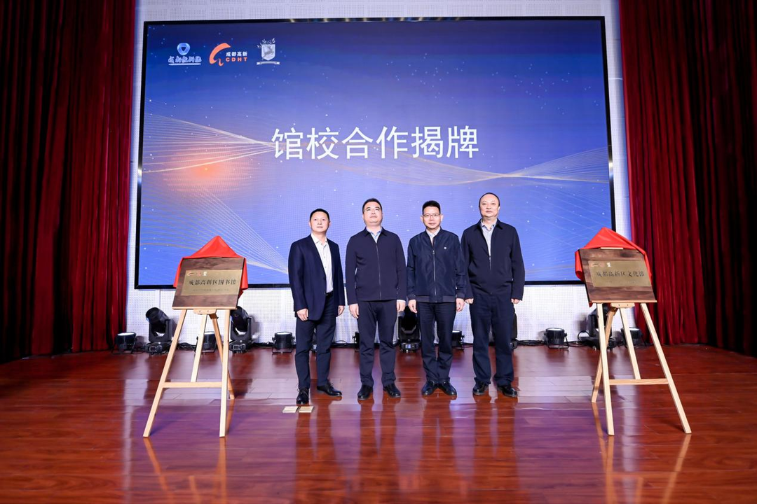 让阅读“活”起来 这所学校开启了共建共享的阅读课堂休闲区蓝鸢梦想 - Www.slyday.coM 让阅读“活”起来 这所学校开启了共建共享的阅读课堂休闲区蓝鸢梦想 - Www.slyday.coM