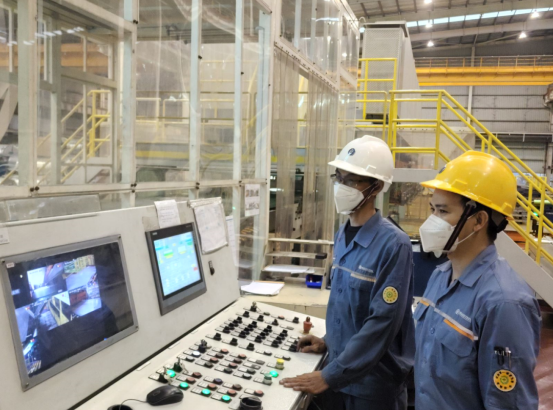 许勉贤:越来越多汽车和厂房用上了我们的钢材,中国企业给印尼带来很大改变休闲区蓝鸢梦想 - Www.slyday.coM 许勉贤:越来越多汽车和厂房用上了我们的钢材,中国企业给印尼带来很大改变休闲区蓝鸢梦想 - Www.slyday.coM