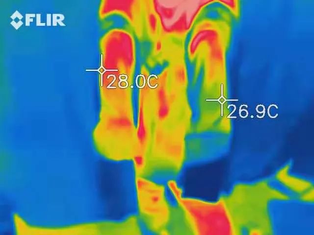 冬天也能“幂式穿搭”【加绒·黑丝透肤袜】,一条零下20℃也能“性感过冬”的保暖“瘦腿”丝袜休闲区蓝鸢梦想 - Www.slyday.coM 冬天也能“幂式穿搭”【加绒·黑丝透肤袜】,一条零下20℃也能“性感过冬”的保暖“瘦腿”丝袜休闲区蓝鸢梦想 - Www.slyday.coM