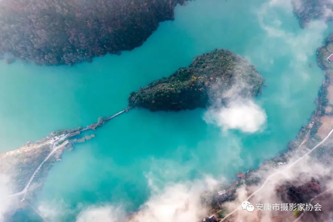 摄影大咖镜头下的岚皋,是什么样子?【959推荐】休闲区蓝鸢梦想 - Www.slyday.coM 摄影大咖镜头下的岚皋,是什么样子?【959推荐】休闲区蓝鸢梦想 - Www.slyday.coM