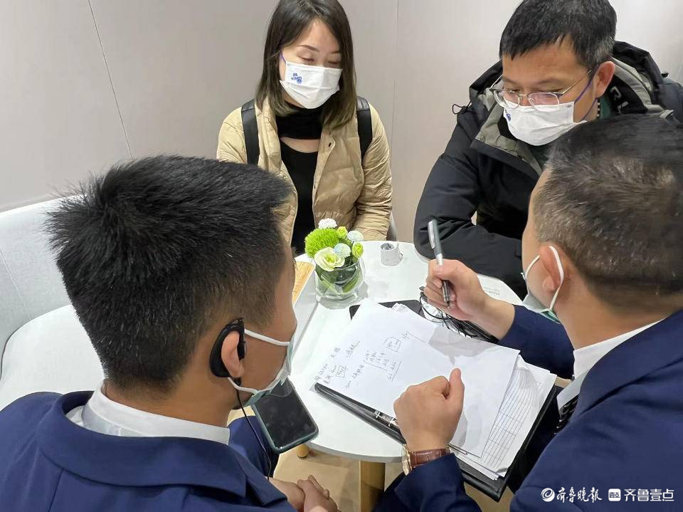 气氛火热!比亚迪的交易大厅,够忙的!休闲区蓝鸢梦想 - Www.slyday.coM 气氛火热!比亚迪的交易大厅,够忙的!休闲区蓝鸢梦想 - Www.slyday.coM