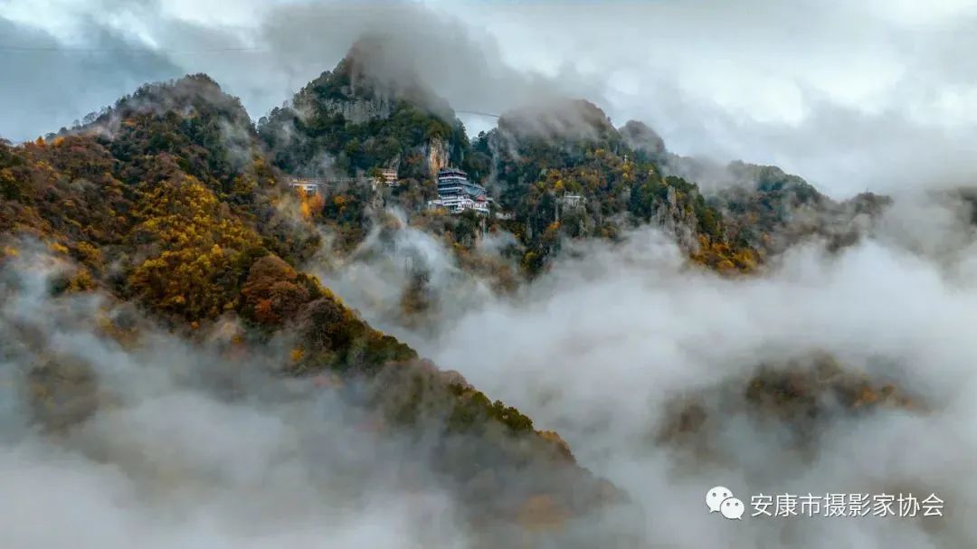 摄影大咖镜头下的岚皋,是什么样子?【959推荐】休闲区蓝鸢梦想 - Www.slyday.coM 摄影大咖镜头下的岚皋,是什么样子?【959推荐】休闲区蓝鸢梦想 - Www.slyday.coM