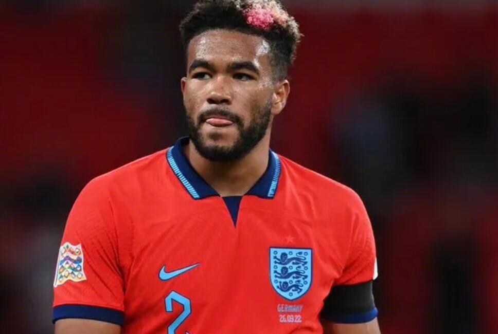 跟队独家:詹姆斯恳求索斯盖特 就算伤没好透也想去世界杯休闲区蓝鸢梦想 - Www.slyday.coM 跟队独家:詹姆斯恳求索斯盖特 就算伤没好透也想去世界杯休闲区蓝鸢梦想 - Www.slyday.coM