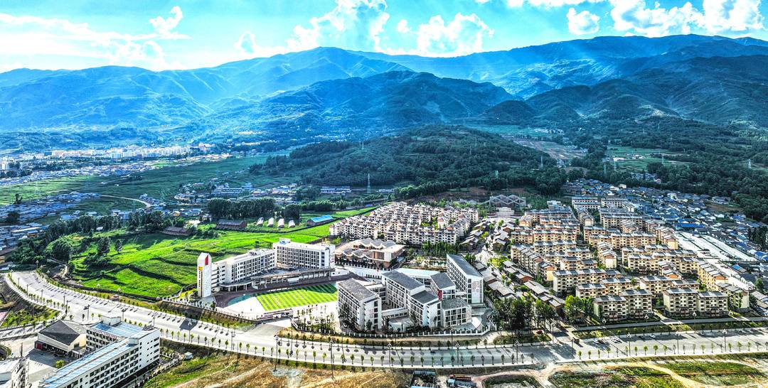 镜头下的大凉山:凉山州成立70周年县市风采——昭觉休闲区蓝鸢梦想 - Www.slyday.coM 镜头下的大凉山:凉山州成立70周年县市风采——昭觉休闲区蓝鸢梦想 - Www.slyday.coM