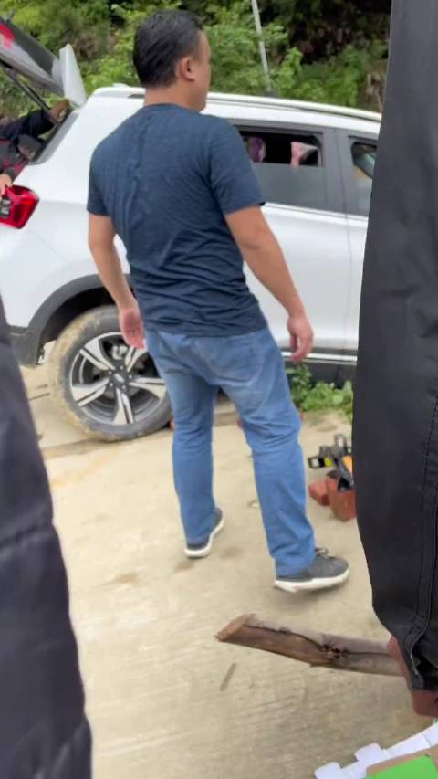 全村都知道买了新车了