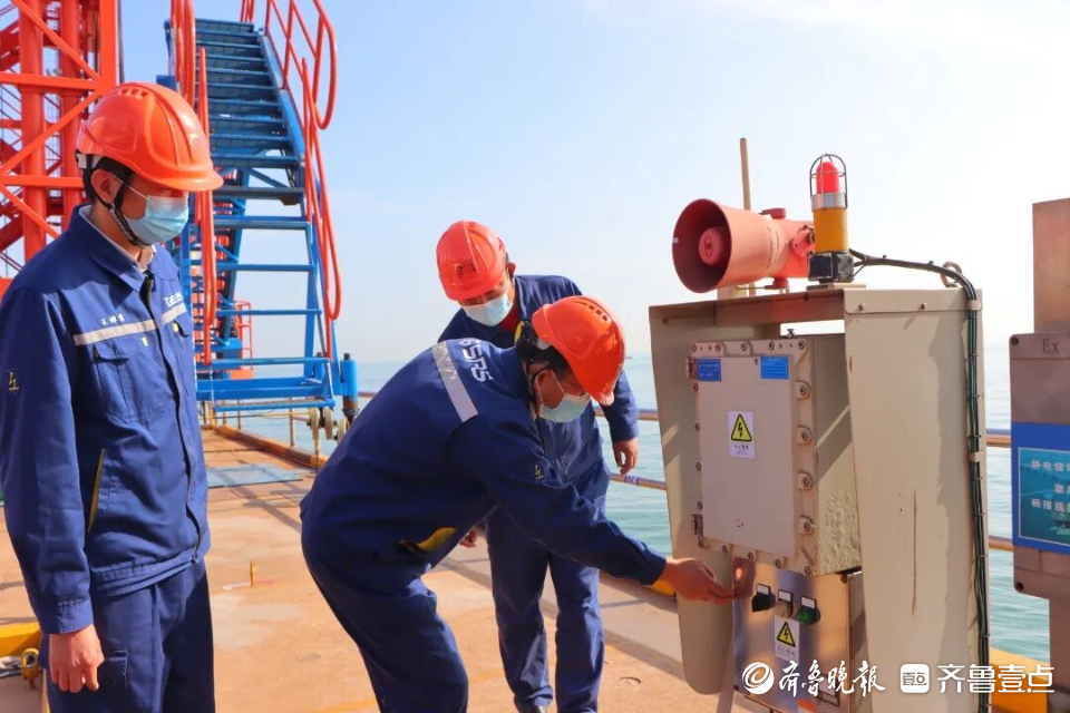 装了30万吨原油的船靠泊董家口港!打破吃水深度、载货量双纪录休闲区蓝鸢梦想 - Www.slyday.coM 装了30万吨原油的船靠泊董家口港!打破吃水深度、载货量双纪录休闲区蓝鸢梦想 - Www.slyday.coM