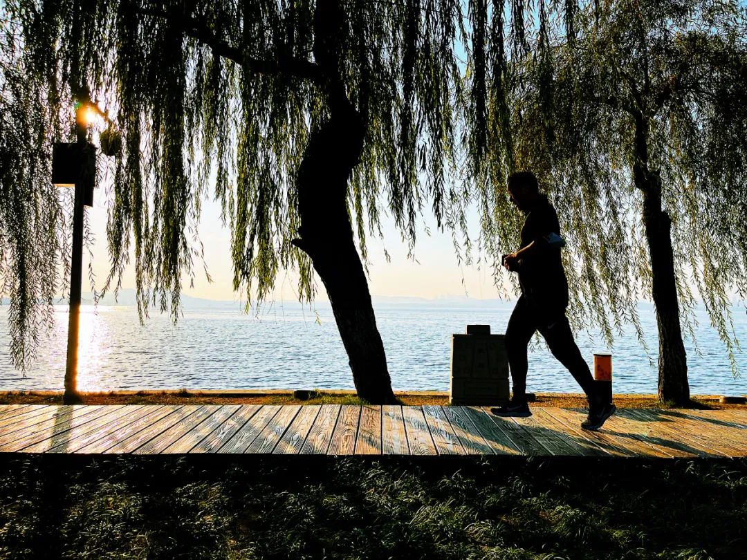 再见,武汉的秋天休闲区蓝鸢梦想 - Www.slyday.coM 再见,武汉的秋天休闲区蓝鸢梦想 - Www.slyday.coM