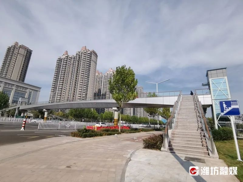 渤海路与杏林街路口北侧天桥已投用,两端直梯进入调试验收阶段|过街天桥|高新区_新浪新闻