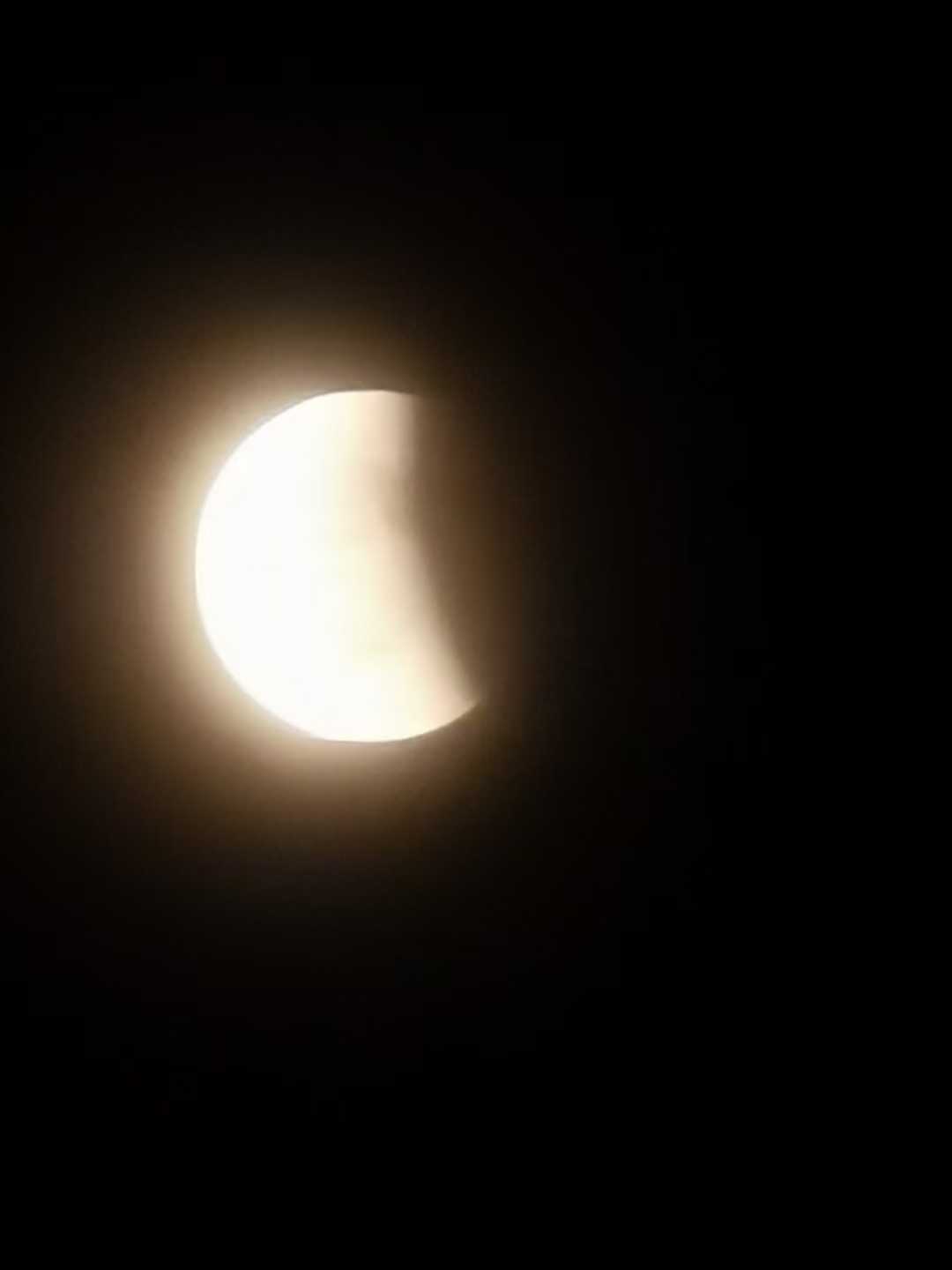 红彤彤月亮爬上来!壹点情报员带你看月全食!唯美又浪漫休闲区蓝鸢梦想 - Www.slyday.coM 红彤彤月亮爬上来!壹点情报员带你看月全食!唯美又浪漫休闲区蓝鸢梦想 - Www.slyday.coM