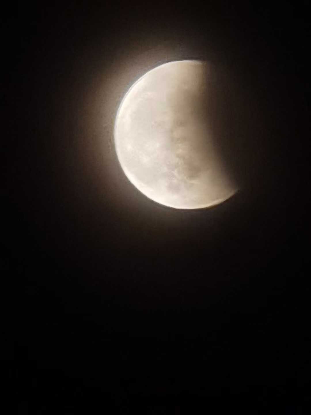 红彤彤月亮爬上来!壹点情报员带你看月全食!唯美又浪漫休闲区蓝鸢梦想 - Www.slyday.coM 红彤彤月亮爬上来!壹点情报员带你看月全食!唯美又浪漫休闲区蓝鸢梦想 - Www.slyday.coM