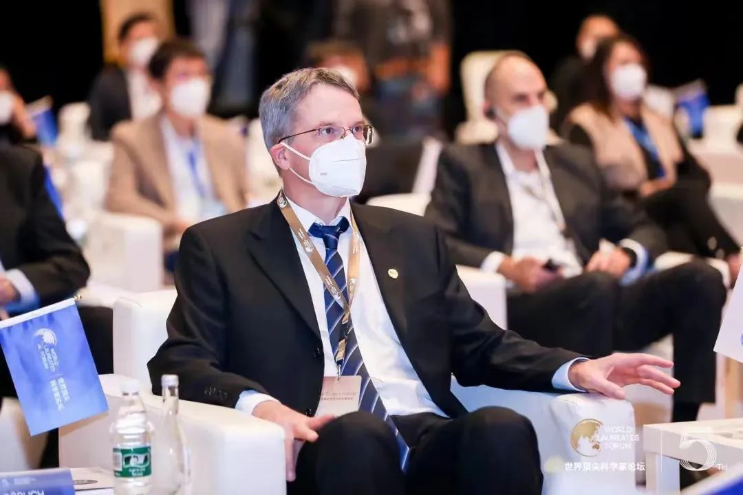 顶科邂逅进博:“开放”是共同主题,五年论坛让年轻人受益休闲区蓝鸢梦想 - Www.slyday.coM 顶科邂逅进博:“开放”是共同主题,五年论坛让年轻人受益休闲区蓝鸢梦想 - Www.slyday.coM