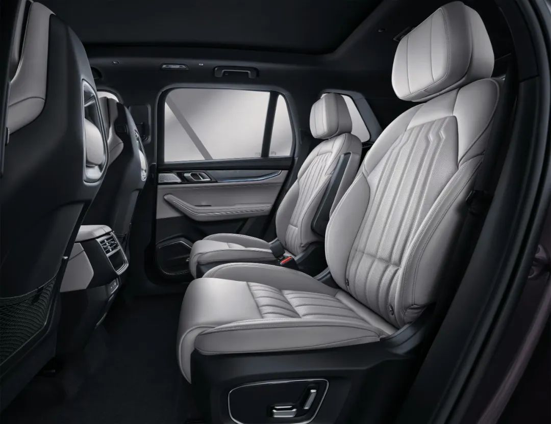 比MPV还舒服?5米6座大空间,20万不到就能开走!