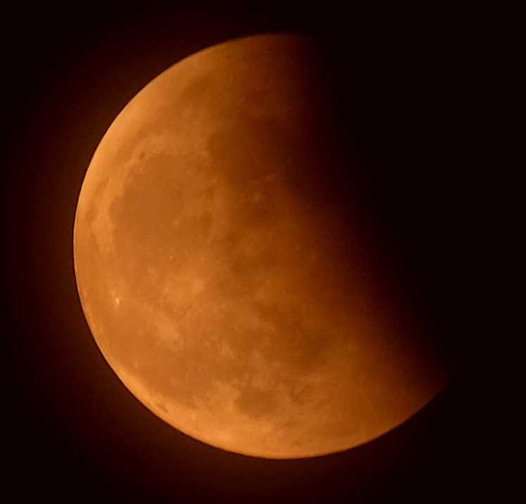 红彤彤月亮爬上来!壹点情报员带你看月全食!唯美又浪漫休闲区蓝鸢梦想 - Www.slyday.coM 红彤彤月亮爬上来!壹点情报员带你看月全食!唯美又浪漫休闲区蓝鸢梦想 - Www.slyday.coM