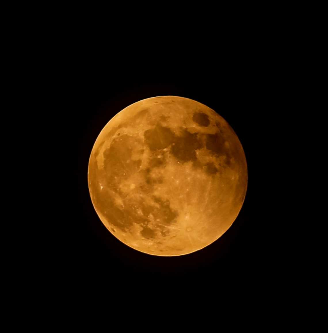 红彤彤月亮爬上来!壹点情报员带你看月全食!唯美又浪漫休闲区蓝鸢梦想 - Www.slyday.coM 红彤彤月亮爬上来!壹点情报员带你看月全食!唯美又浪漫休闲区蓝鸢梦想 - Www.slyday.coM