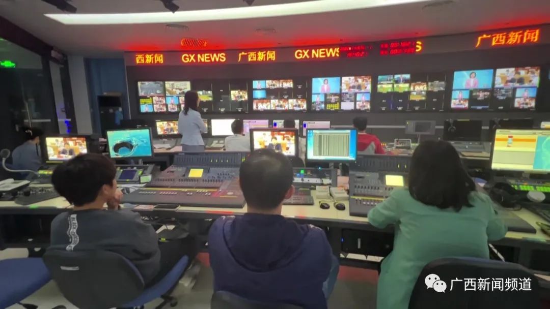 第23个中国记者节,一起来认识一下新闻战线上的三位女将休闲区蓝鸢梦想 - Www.slyday.coM 第23个中国记者节,一起来认识一下新闻战线上的三位女将休闲区蓝鸢梦想 - Www.slyday.coM