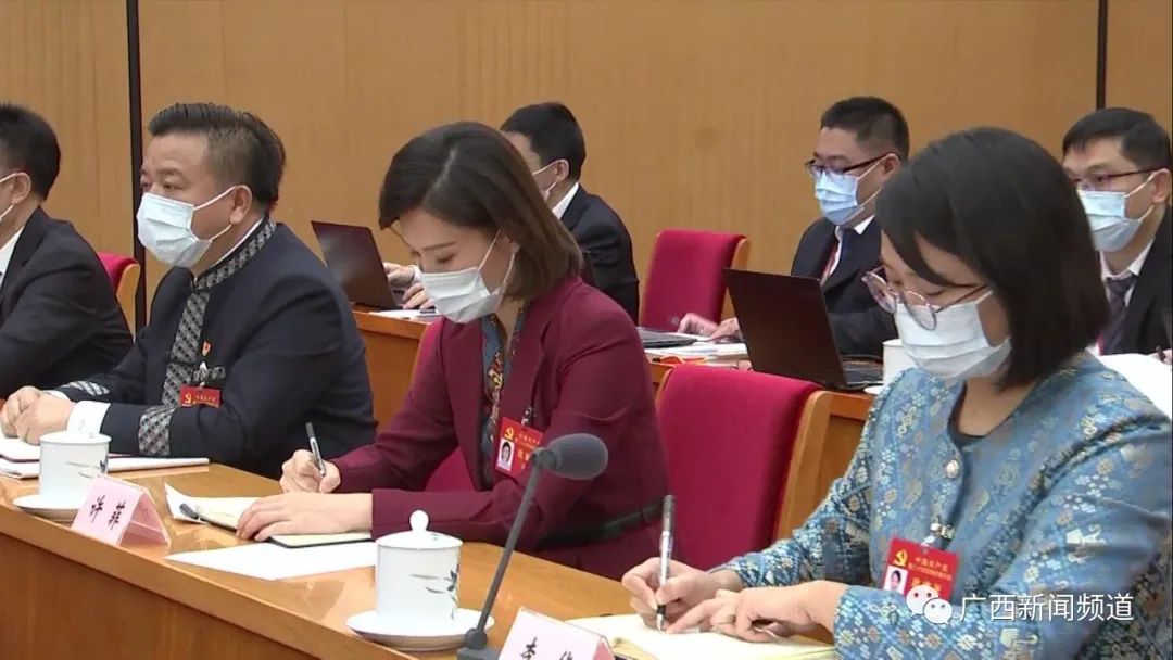 第23个中国记者节,一起来认识一下新闻战线上的三位女将休闲区蓝鸢梦想 - Www.slyday.coM 第23个中国记者节,一起来认识一下新闻战线上的三位女将休闲区蓝鸢梦想 - Www.slyday.coM