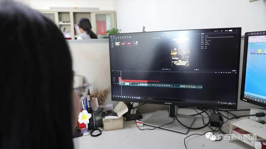 第23个中国记者节,一起来认识一下新闻战线上的三位女将休闲区蓝鸢梦想 - Www.slyday.coM 第23个中国记者节,一起来认识一下新闻战线上的三位女将休闲区蓝鸢梦想 - Www.slyday.coM