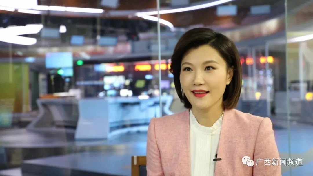 第23个中国记者节,一起来认识一下新闻战线上的三位女将休闲区蓝鸢梦想 - Www.slyday.coM 第23个中国记者节,一起来认识一下新闻战线上的三位女将休闲区蓝鸢梦想 - Www.slyday.coM