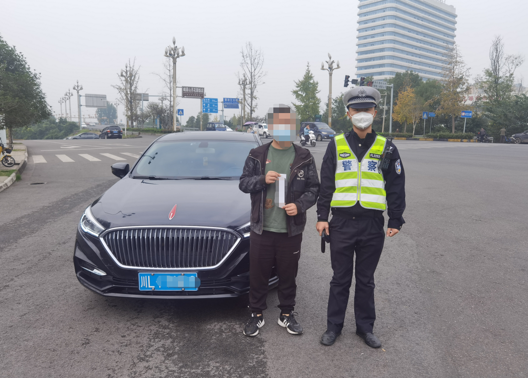 闯灯抢行被曝光,已有乐山人付出沉重代价休闲区蓝鸢梦想 - Www.slyday.coM 闯灯抢行被曝光,已有乐山人付出沉重代价休闲区蓝鸢梦想 - Www.slyday.coM