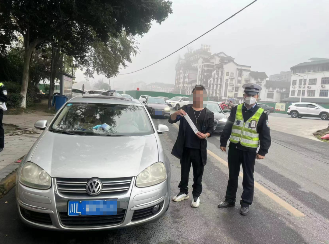 闯灯抢行被曝光,已有乐山人付出沉重代价休闲区蓝鸢梦想 - Www.slyday.coM 闯灯抢行被曝光,已有乐山人付出沉重代价休闲区蓝鸢梦想 - Www.slyday.coM