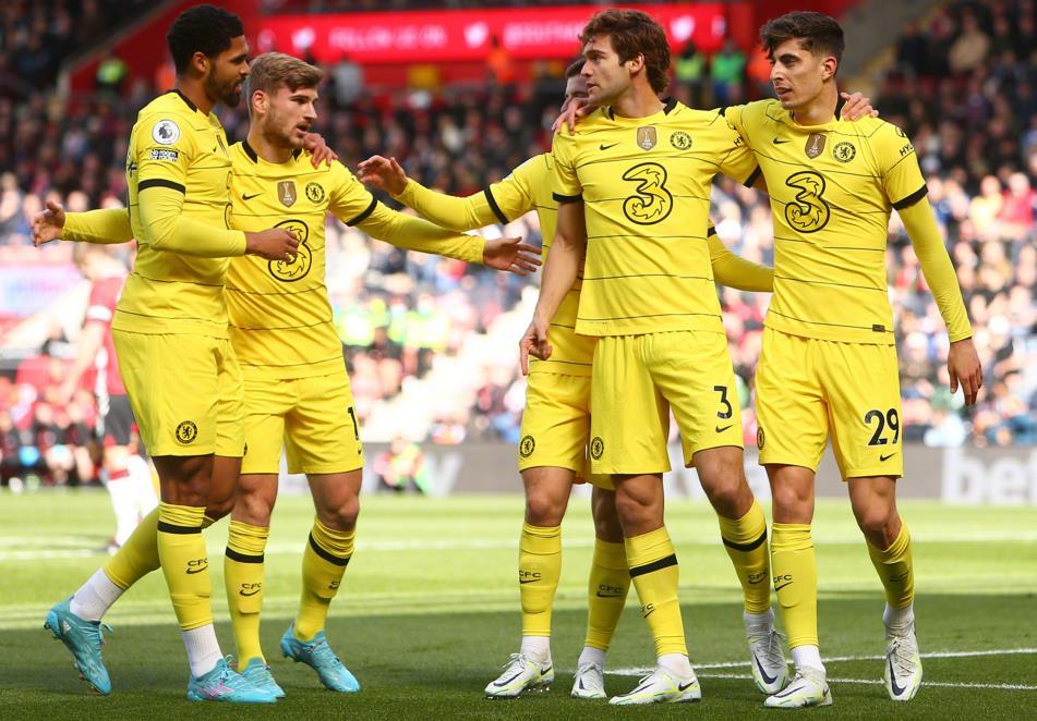 英超豪门激烈对决引爆全球球迷热情