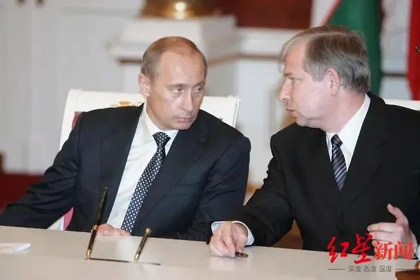 切尔科索夫一直与俄总统普京关系密切，是其“亲密副手”之一