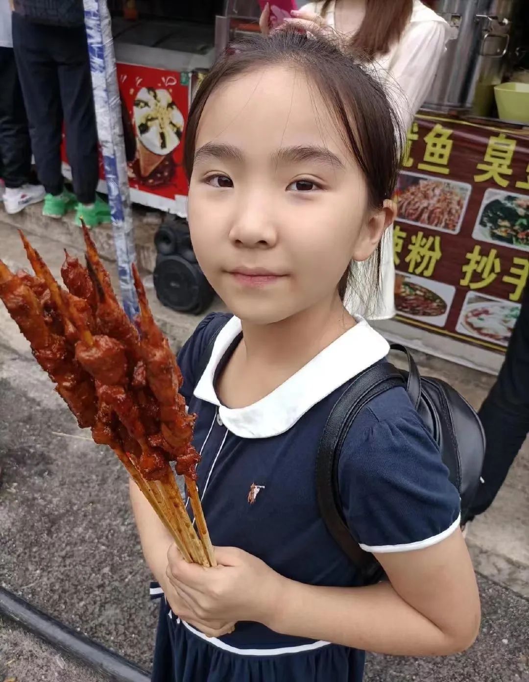 一个转身就不见了!10岁女孩江边失踪,家人悬赏10万直播寻女休闲区蓝鸢梦想 - Www.slyday.coM 一个转身就不见了!10岁女孩江边失踪,家人悬赏10万直播寻女休闲区蓝鸢梦想 - Www.slyday.coM