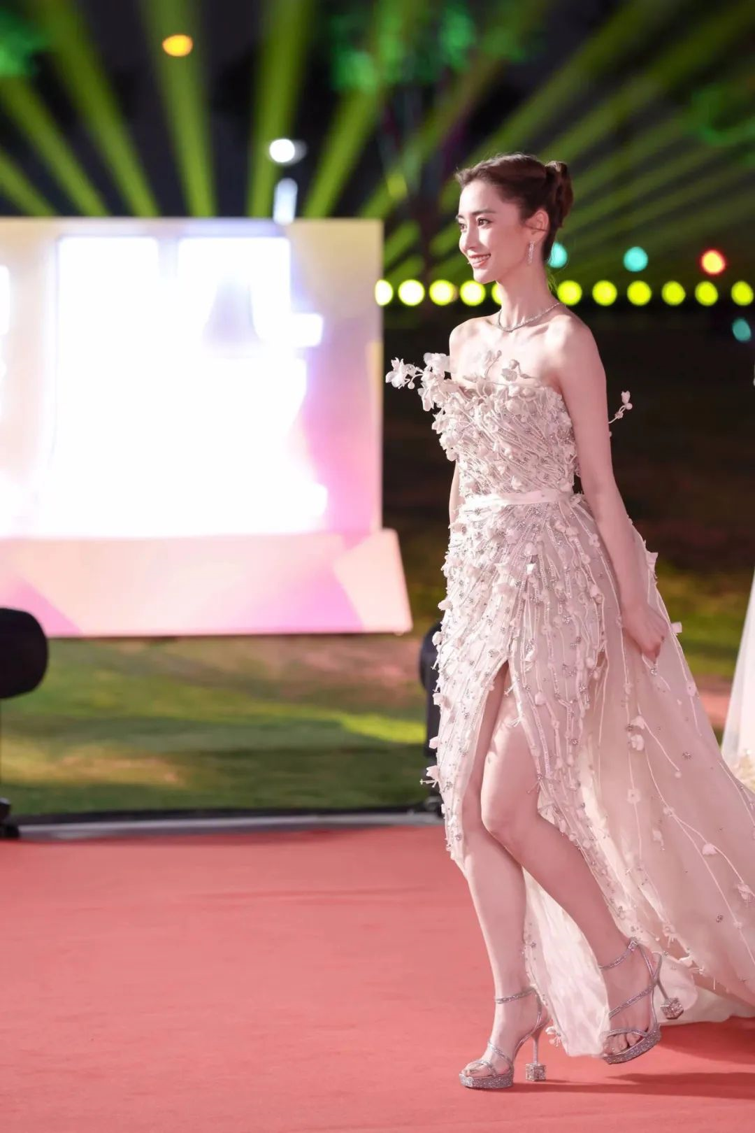 《长津湖》获金鸡奖最佳故事片,朱一龙奚美娟分获最佳男女主角奖!休闲区蓝鸢梦想 - Www.slyday.coM 《长津湖》获金鸡奖最佳故事片,朱一龙奚美娟分获最佳男女主角奖!休闲区蓝鸢梦想 - Www.slyday.coM