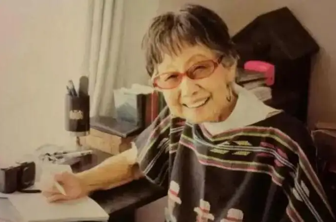 71岁上班,86岁恋爱,102岁获奖,忙到没有时间去死的女人,再见了休闲区蓝鸢梦想 - Www.slyday.coM 71岁上班,86岁恋爱,102岁获奖,忙到没有时间去死的女人,再见了休闲区蓝鸢梦想 - Www.slyday.coM