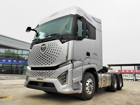 综合实力不输进口卡车 欧曼银河实拍解析