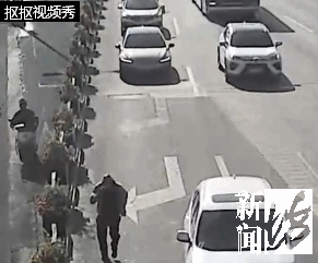 误闯高架!车辆身后排成队,上海老人惊慌跑,突然…休闲区蓝鸢梦想 - Www.slyday.coM 误闯高架!车辆身后排成队,上海老人惊慌跑,突然…休闲区蓝鸢梦想 - Www.slyday.coM