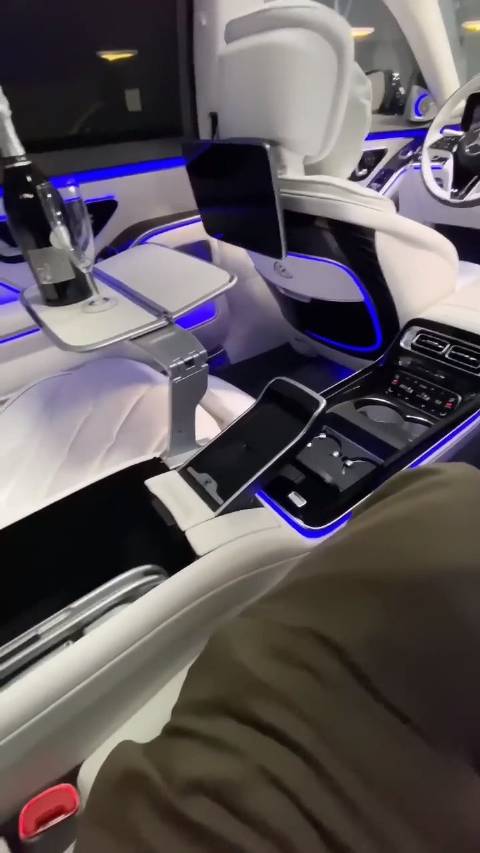 Maybach S680 内饰实拍 白色真的好高级感