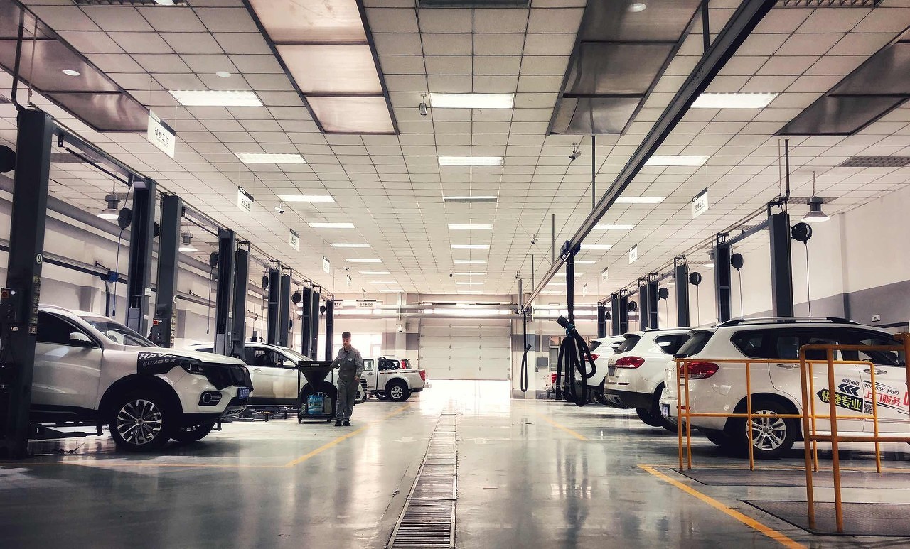 一位汽车4S店经理人的“油转电”心路历程