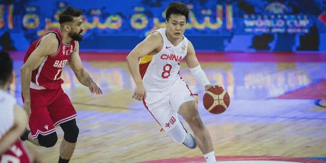 假如你是中国篮球队主教练，赵睿和郭艾伦只能二选一，你选择谁？