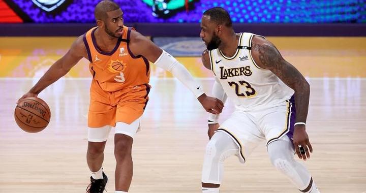  詹姆斯太阳闪耀赛场 全新赛季带领球队冲击总冠军宝座