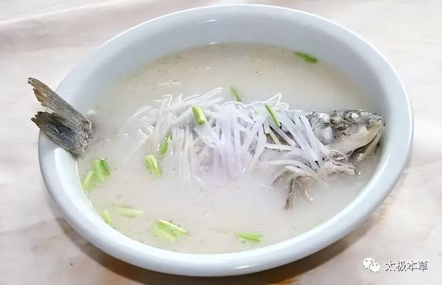 一条鲫鱼,15种吃法,有健脾和胃,通血脉等18种作用休闲区蓝鸢梦想 - Www.slyday.coM 一条鲫鱼,15种吃法,有健脾和胃,通血脉等18种作用休闲区蓝鸢梦想 - Www.slyday.coM